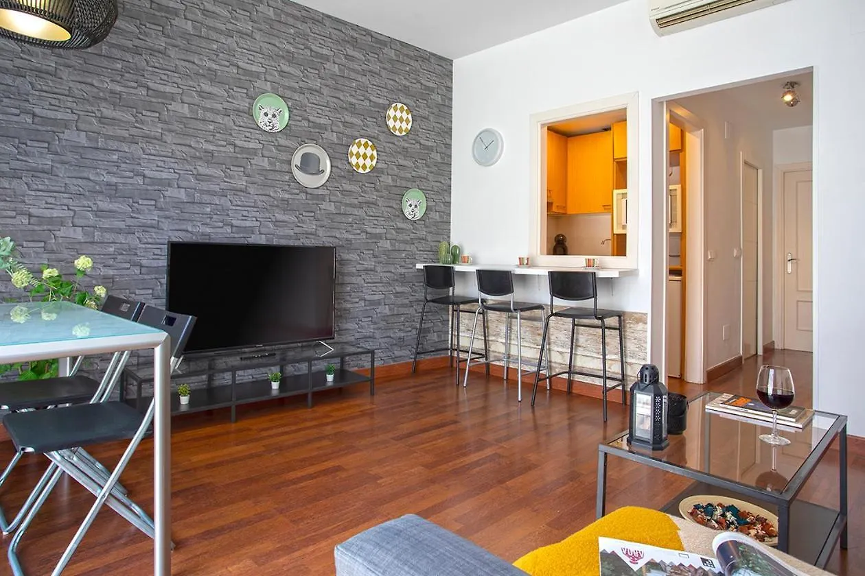 Apartamento Reformado En Pleno Centro By Rent Me Малага